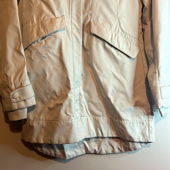 Elegant Cream Women's Jacket - Picture 8 of 16